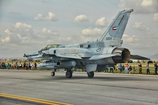 Quels types de jupes en tulle privilégier pour des looks de soirée glamour?